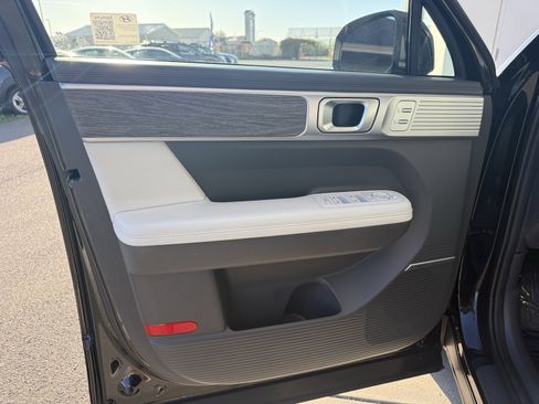 Used 2024 Hyundai Santa Fe Limited image 14