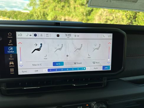 New 2025 Jeep Gladiator Rubicon w/ Convenience Group image 16