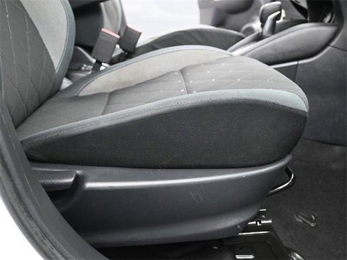 Used 2019 Nissan Kicks SV image 12