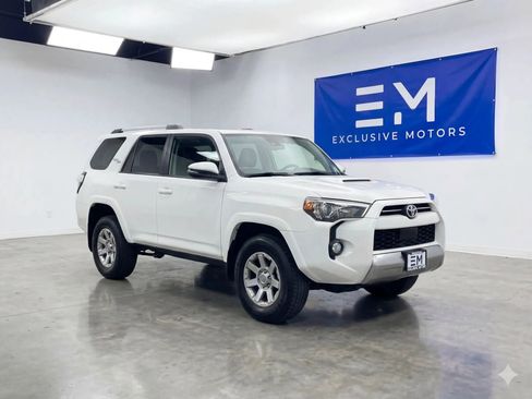 Used 2016 Toyota 4Runner SR5 RWD image 1