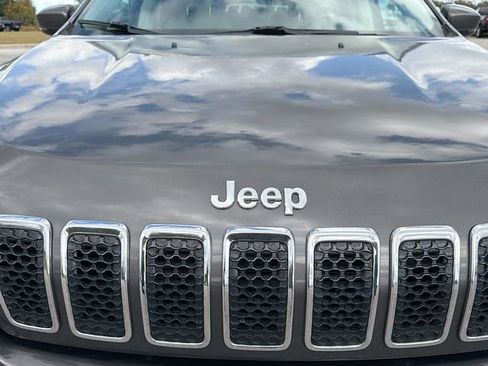 Used 2020 Jeep Cherokee Limited image 9