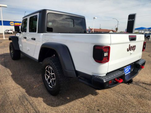 Used 2024 Jeep Gladiator Rubicon w/ Safety Group AWD/4WD image 7