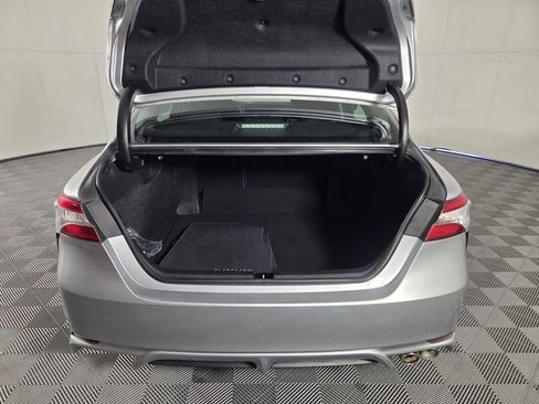 Used 2018 Toyota Camry SE FWD image 26