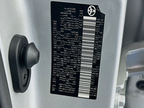 Used 2025 Toyota Corolla LE image 12