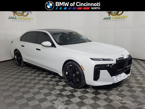 Certified 2023 BMW 760i xDrive image 1