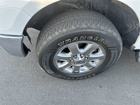 Used 2014 Ford F150 XLT w/ XTR Package image 8