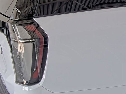 New 2026 Chevrolet Suburban RST image 13