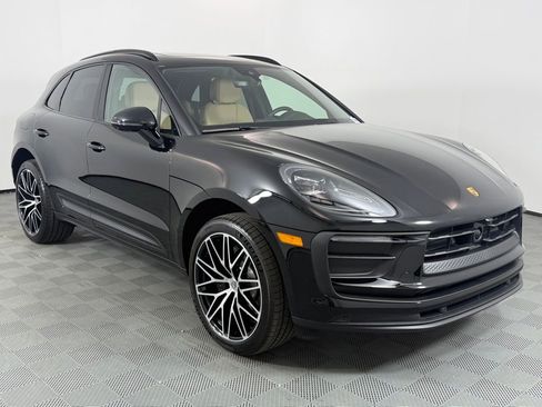 New 2026 Porsche Macan AWD/4WD image 9