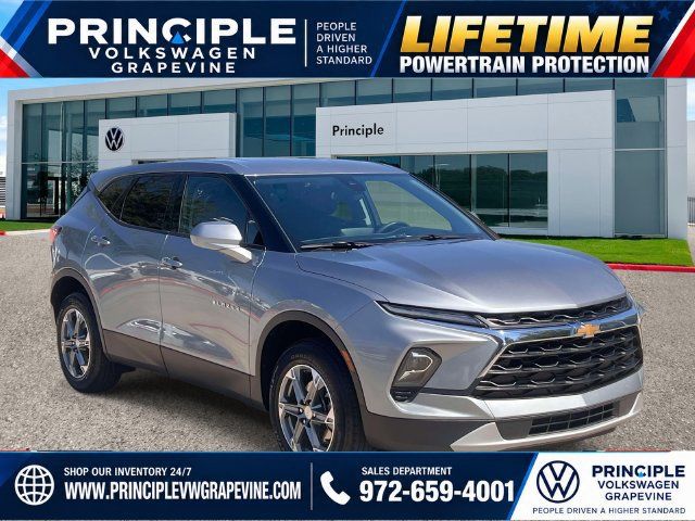Used 2024 Chevrolet Blazer LT w/ Driver Confidence Package FWD image 2