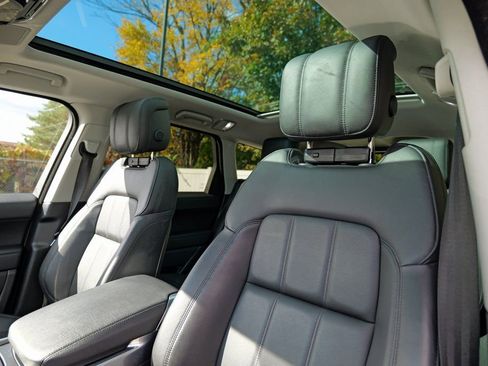 Used 2022 Land Rover Range Rover Sport SE image 21