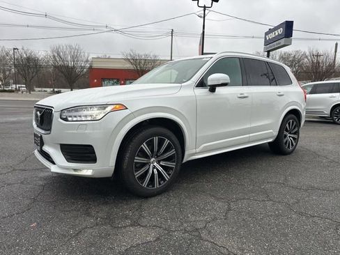 Certified 2023 Volvo XC90 B5 Core w/ Climate Package image 4
