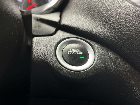 Used 2020 Chevrolet Equinox LT FWD image 19