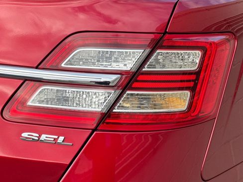 Used 2015 Ford Taurus SEL FWD image 32