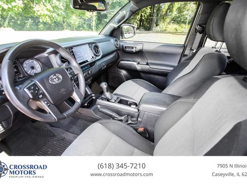 Used 2021 Toyota Tacoma TRD Sport AWD/4WD image 24
