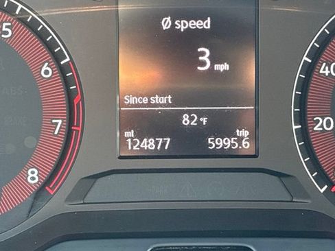 Used 2019 Volkswagen Jetta SE FWD image 25