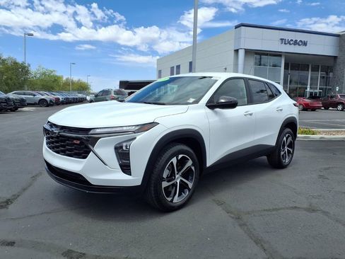 Used 2024 Chevrolet Trax RS FWD image 7