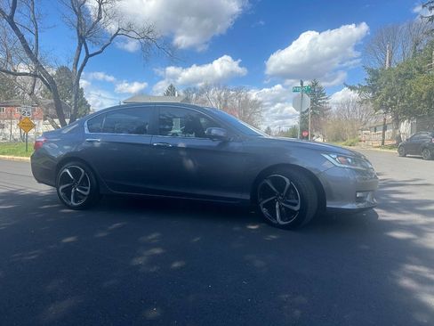Used 2015 Honda Accord EX image 5