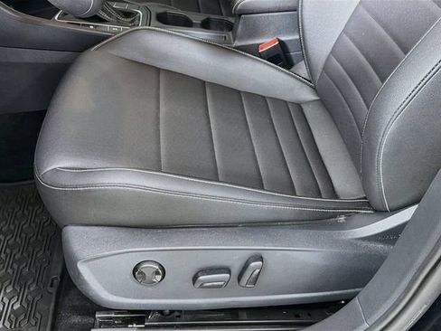 Used 2023 Volkswagen Jetta SE FWD image 21