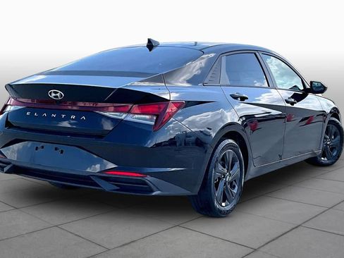 Used 2022 Hyundai Elantra SEL w/ Cargo Package FWD image 12
