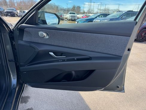 New 2026 Hyundai Elantra Limited FWD image 27