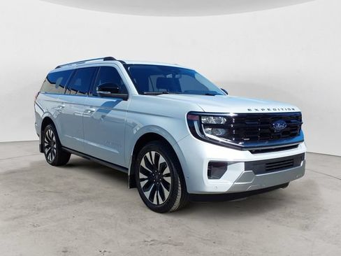 Used 2025 Ford Expedition Max Platinum w/ Driver's Package AWD/4WD image 3