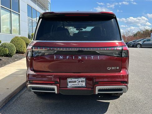 Used 2025 INFINITI QX80 Sensory image 6