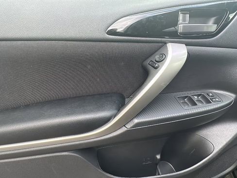 Used 2025 Mitsubishi Eclipse Cross ES image 14