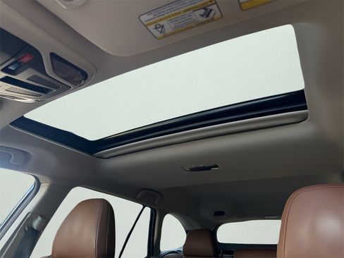 Used 2022 Subaru Outback Touring XT image 45