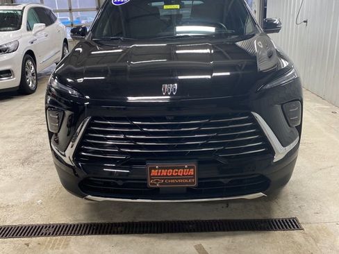 Used 2025 Buick Enclave Preferred image 4