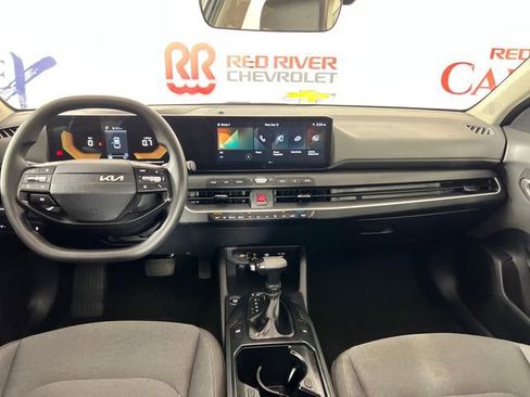 Used 2025 Kia K4 FWD image 12