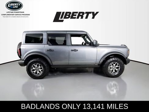 Used 2025 Ford Bronco Badlands image 8