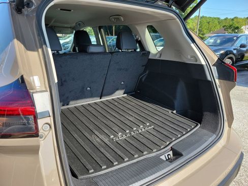 Certified 2025 Nissan Rogue SV image 11