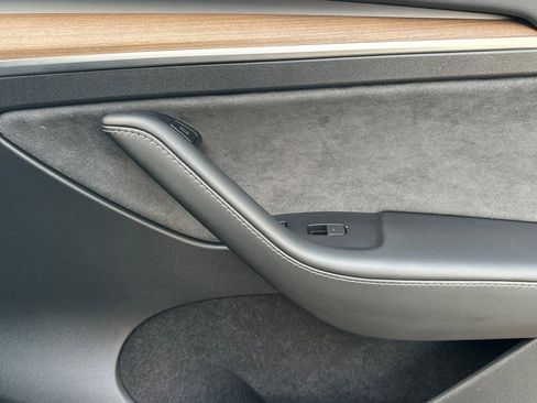 Used 2023 Tesla Model Y Long Range image 21