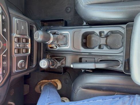 Used 2023 Jeep Gladiator Sport AWD/4WD image 13