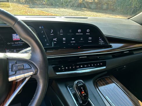 Certified 2023 Cadillac Escalade Premium Luxury w/ LPO, Radiant Package image 25