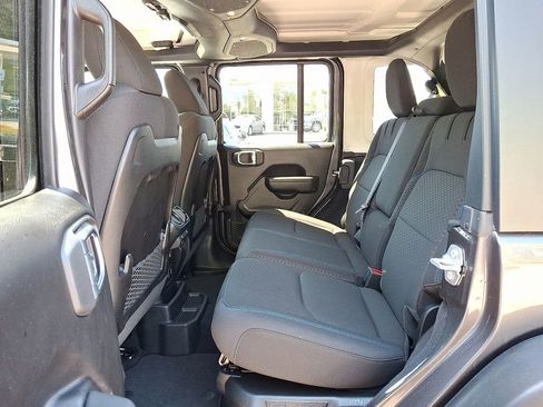 Used 2025 Jeep Wrangler Unlimited Rubicon 4xe w/ Safety Group AWD/4WD image 10