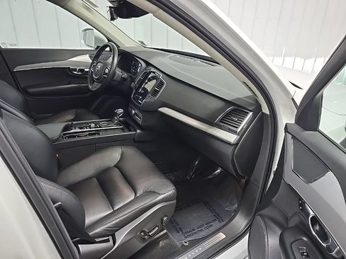 Used 2021 Volvo XC90 T5 Momentum w/ Protection Package AWD/4WD image 15