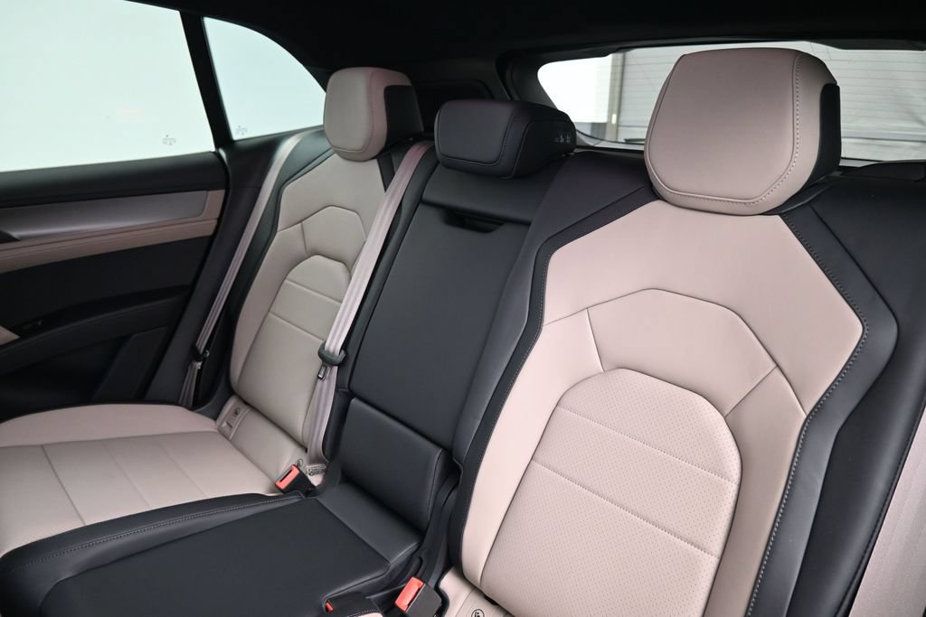 Used 2026 Porsche Cayenne Electric AWD/4WD image 6