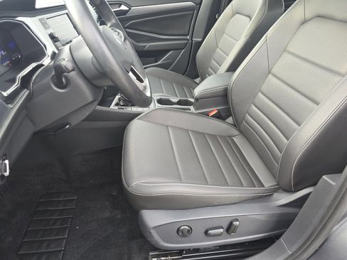 Used 2024 Volkswagen Jetta SE image 17