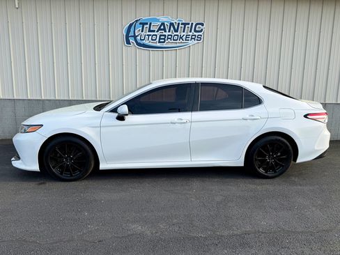 Used 2018 Toyota Camry LE FWD image 2