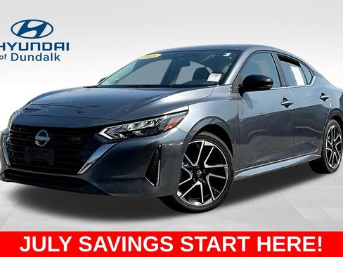 Used 2025 Nissan Sentra SR FWD image 1