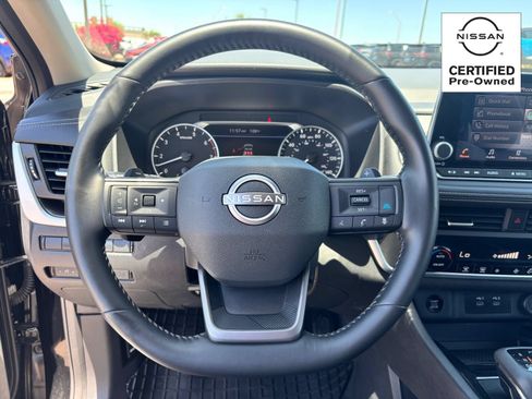 Certified 2025 Nissan Rogue SV FWD image 18