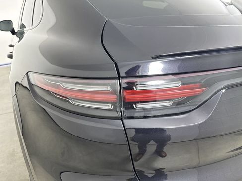 Certified 2022 Porsche Cayenne Coupe AWD/4WD image 17