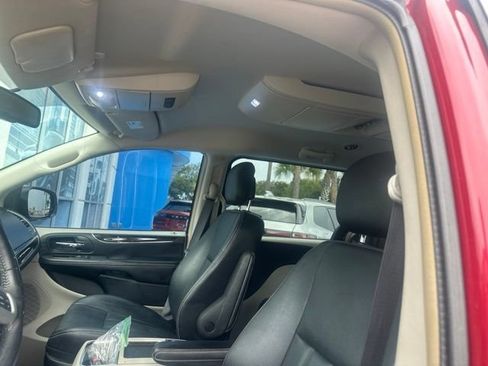 Used 2016 Chrysler Town & Country LX FWD image 21