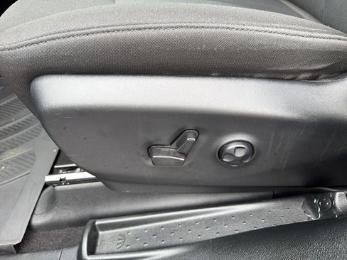 Used 2023 Chrysler Pacifica Touring image 20