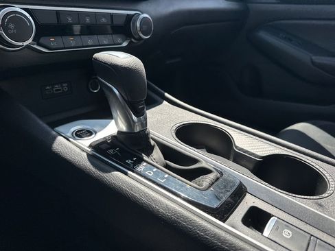 Used 2025 Nissan Altima 2.5 SV image 18