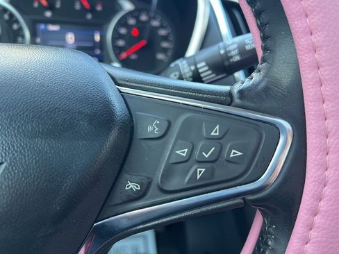 Used 2021 Chevrolet Equinox LT image 18