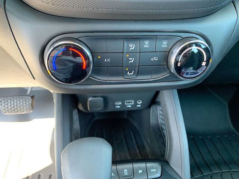 Used 2021 Chevrolet TrailBlazer LS AWD/4WD image 16