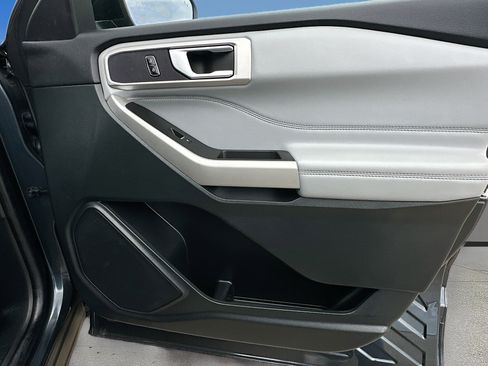 Used 2023 Ford Explorer XLT w/ Equipment Group 202A image 33