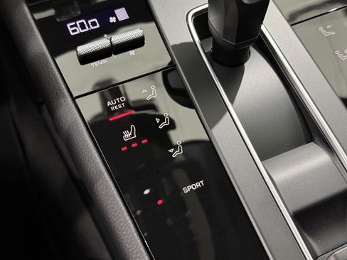 New 2026 Porsche Macan AWD/4WD image 37